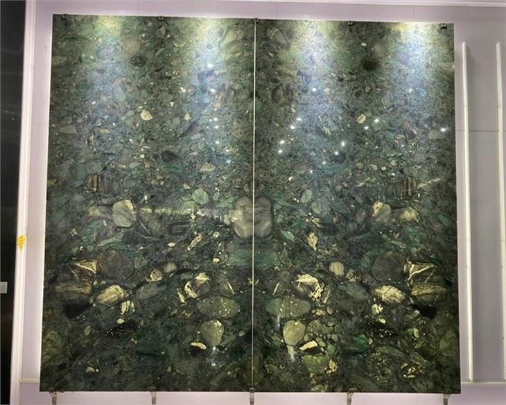 Fashion Green Granite Slabs