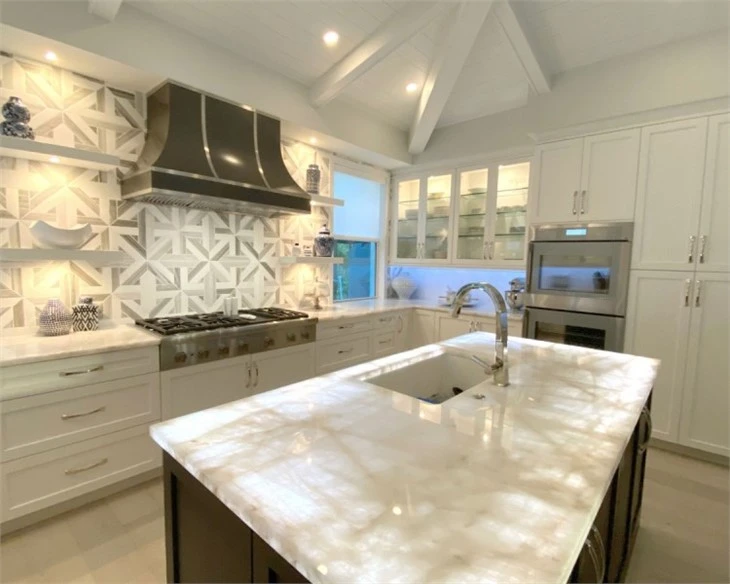 Natural Cristallo White Quartzite Natural Cristallo White Quartzite